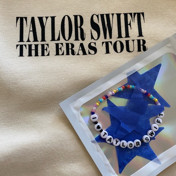 Official Taylor Swift Eras Tour oversized cream hoodie XL. NWT - Picture 1 of 5